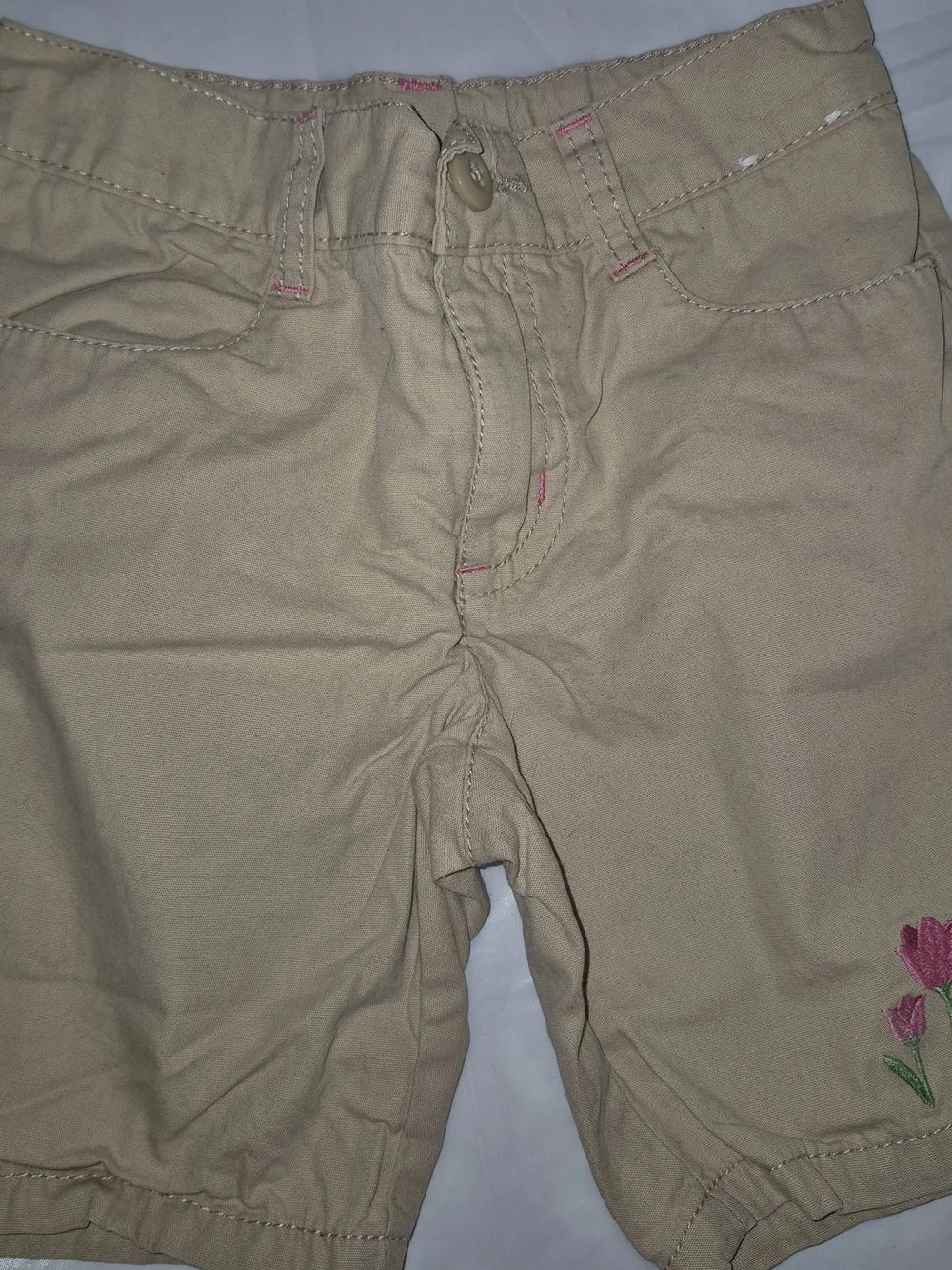 2012 Gymboree 'Bright Tulip' Girls Size 5 Kahki Shorts, SS T-shirt & 2Hair Clips